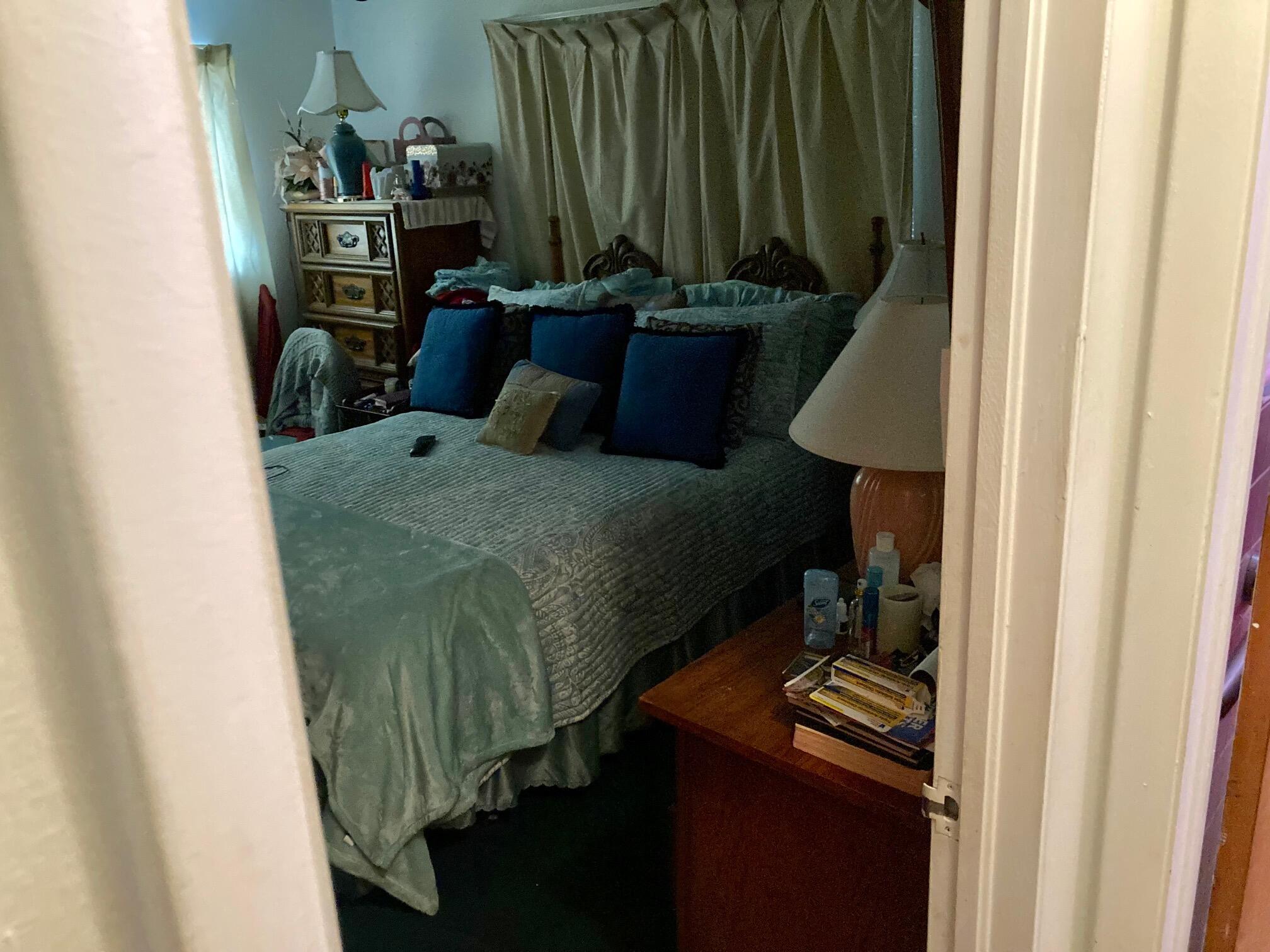 928 West 6th Street Riviera Beach, FL 33404 - Photo 19 of 23 9286thbedroom