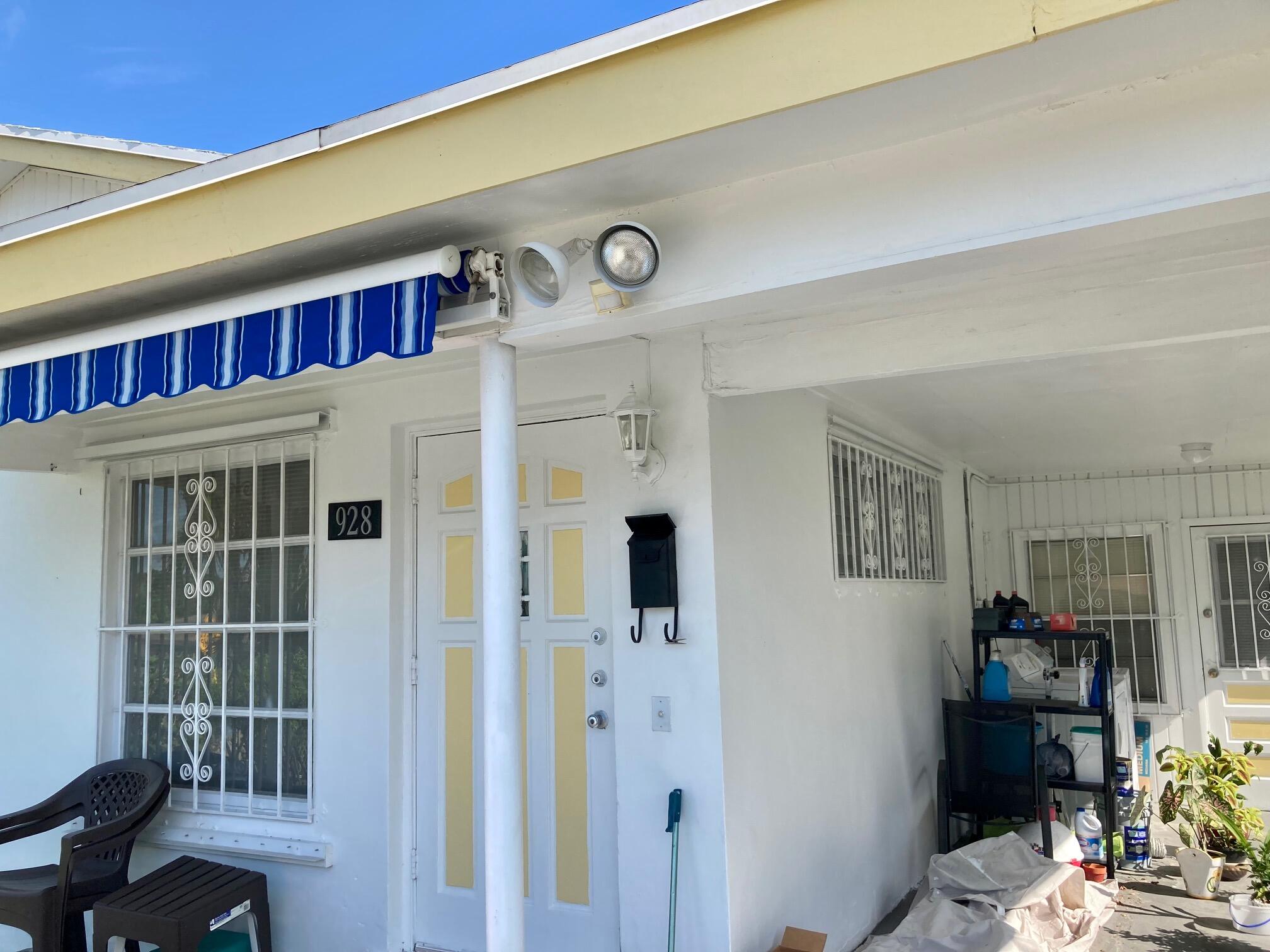 928 West 6th Street Riviera Beach, FL 33404 - Photo 4 of 23 9286thfrontexterior1