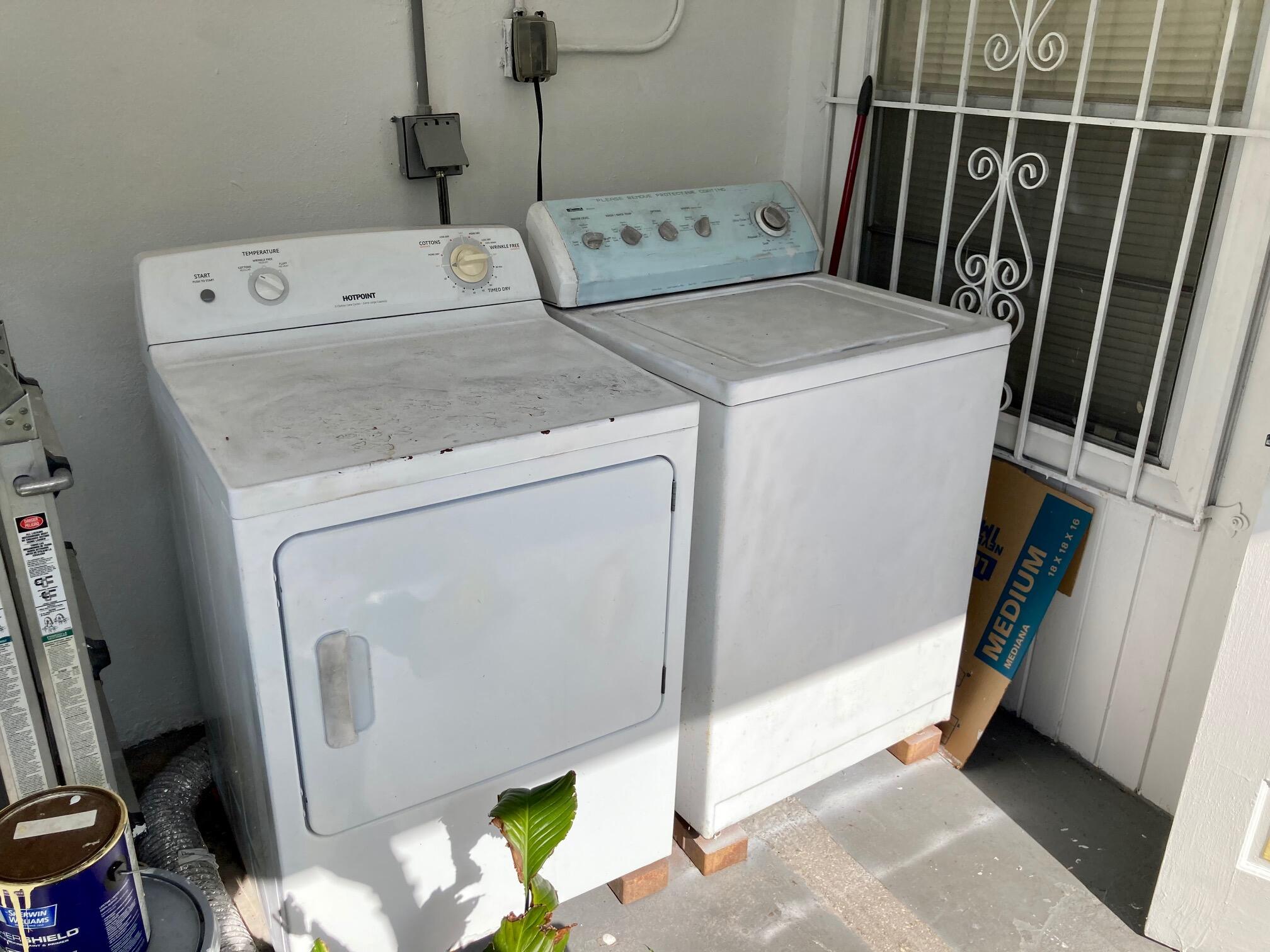 928 West 6th Street Riviera Beach, FL 33404 - Photo 6 of 23 9286thwasherDryer