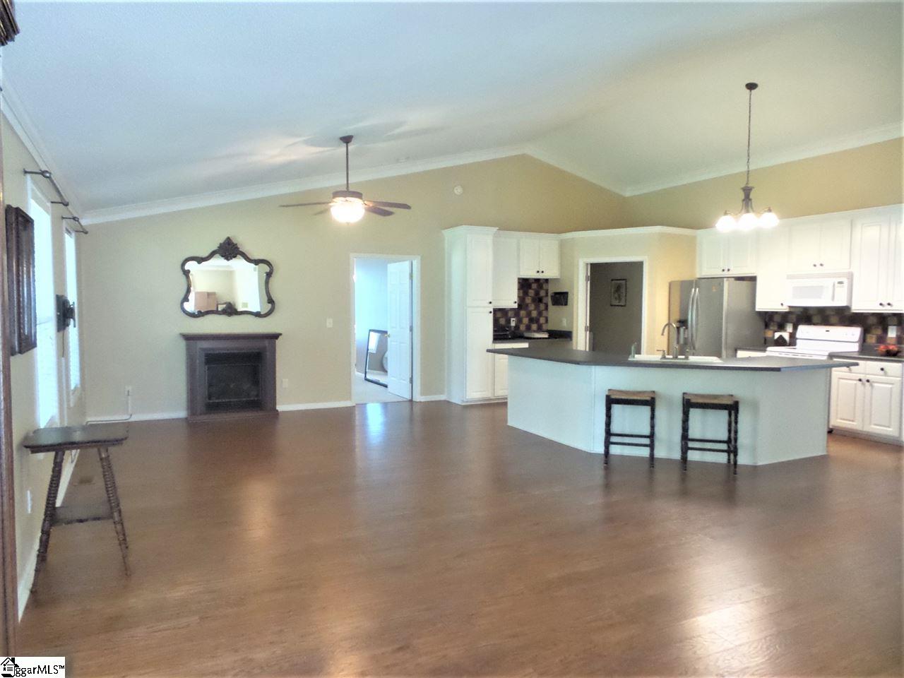 190 State Rd S-42-7058 Campobello, SC 29322 - Photo 2 of 36