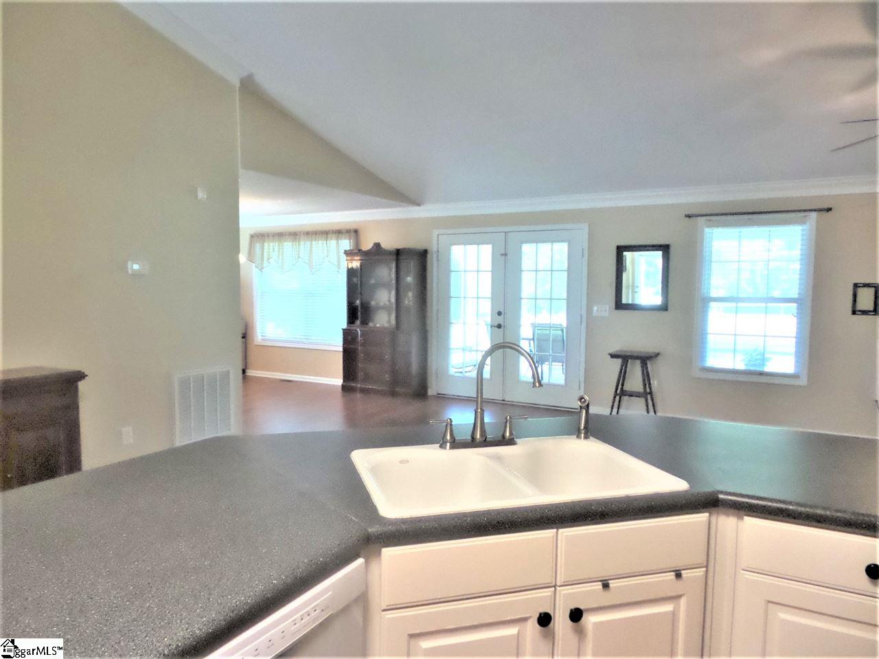 190 State Rd S-42-7058 Campobello, SC 29322 - Photo 6 of 36