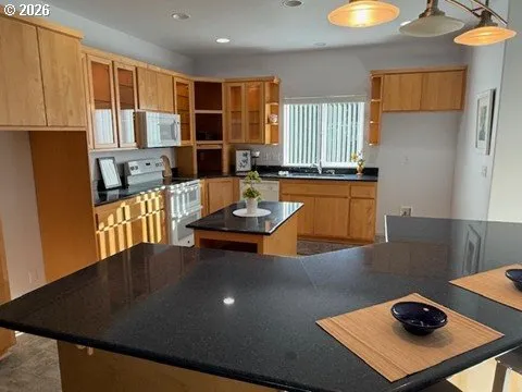 $625,000 | 937 S Street, Springfield, OR 97477