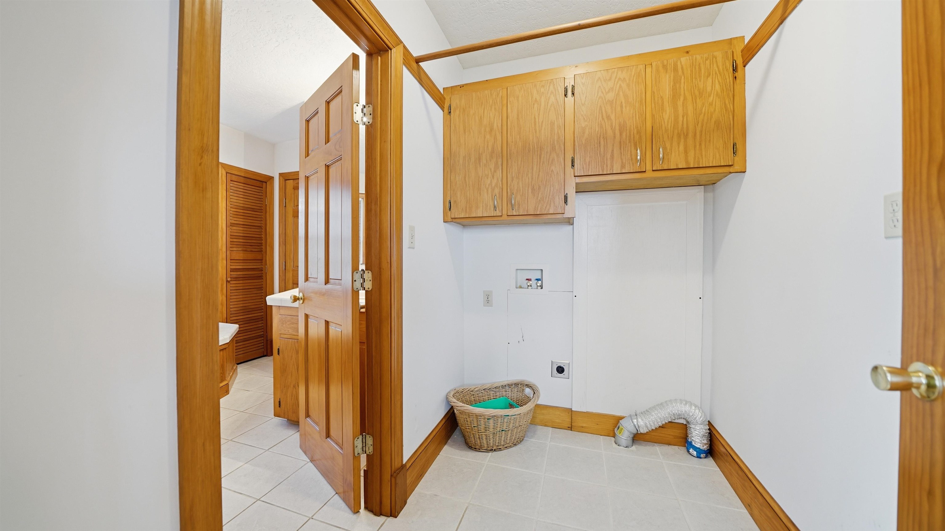 196 Inlet Drive St. Augustine, FL 32080 - Photo 36 of 52 a bathroom with a sink and a shower