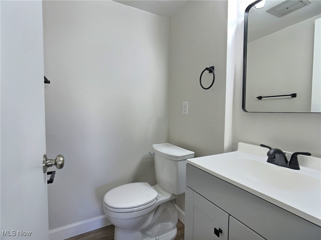 9956 Johnnycake Ridge Road, Unit E8 Painesville, OH 44077 - Photo 8 of 17 Gallery Image 8