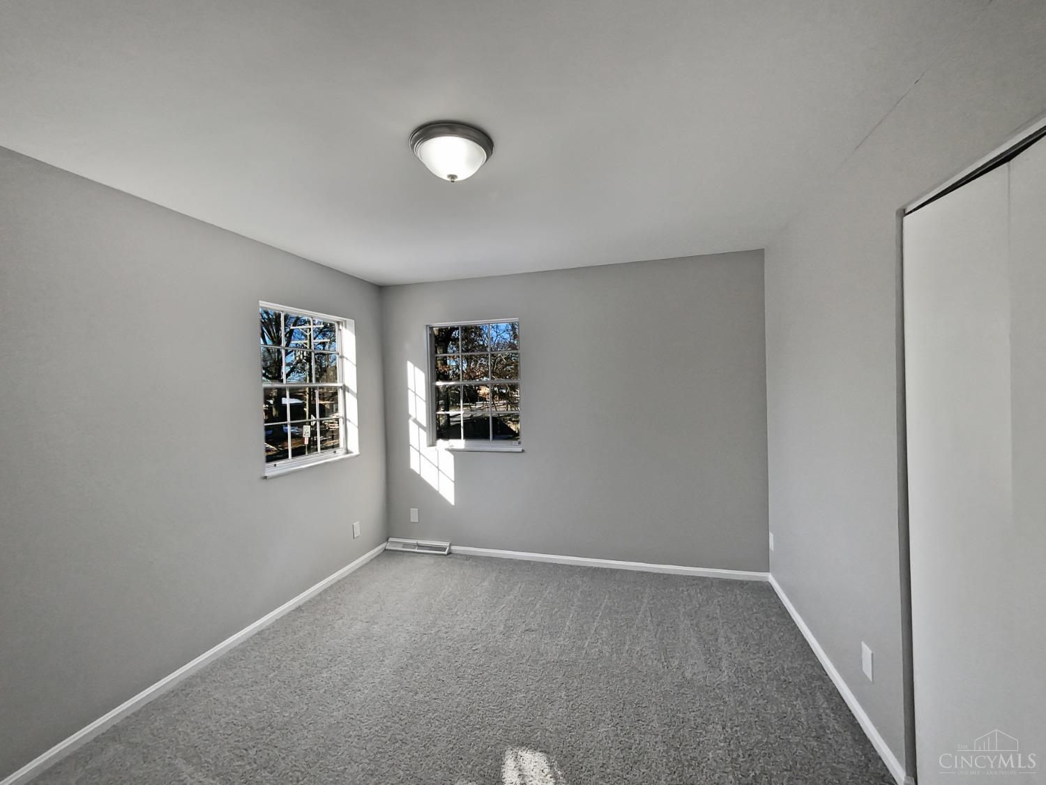 1060 West Galbraith Road Cincinnati, OH 45231 - Photo 19 of 26 Gallery Image 19