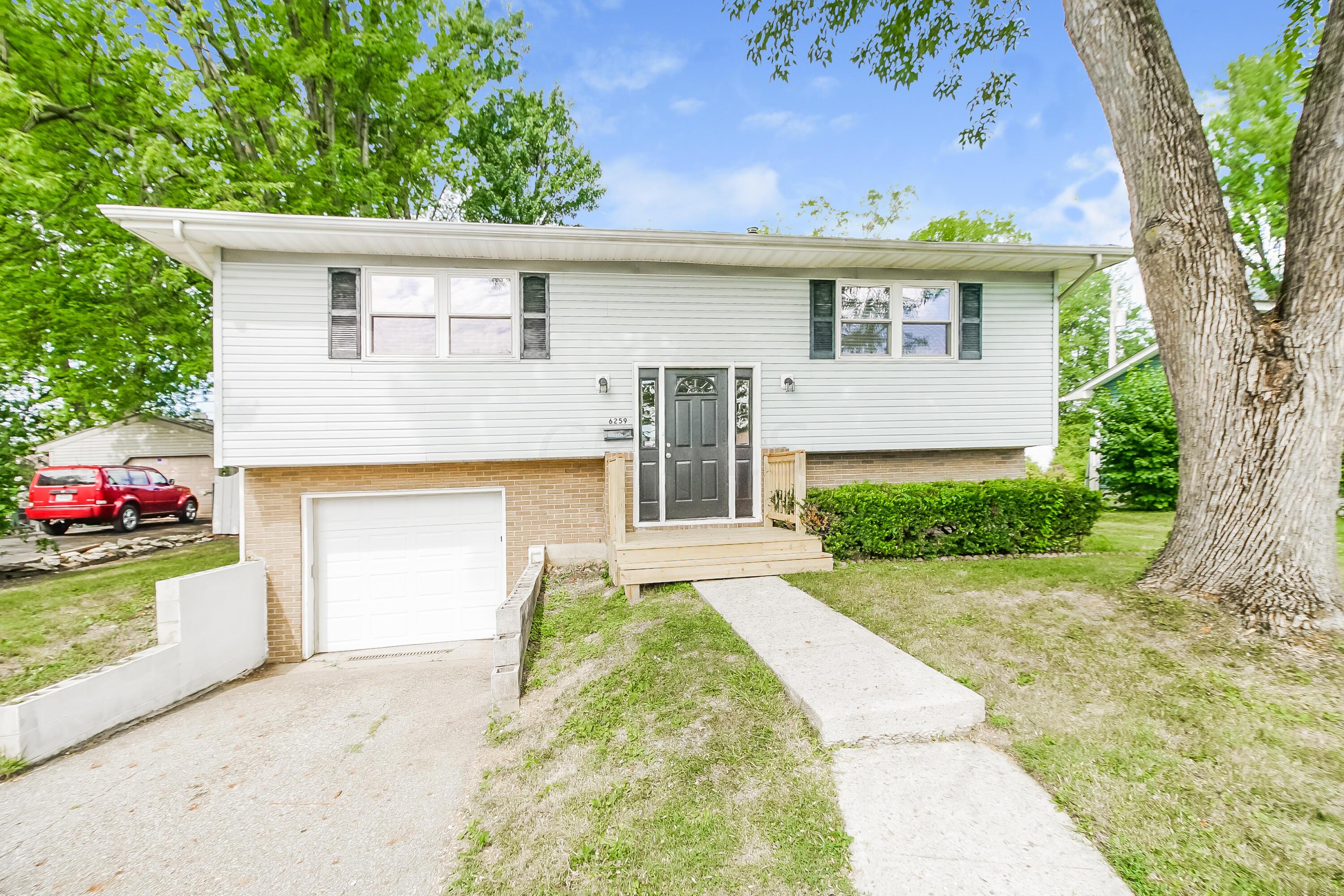 000-photo-front-view-7391987