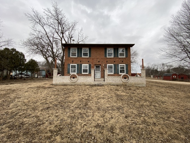 22204 River Road Marengo, IL 60152 - Photo 3 of 34