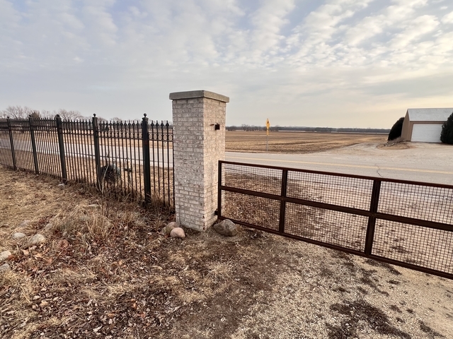 22204 River Road Marengo, IL 60152 - Photo 7 of 34
