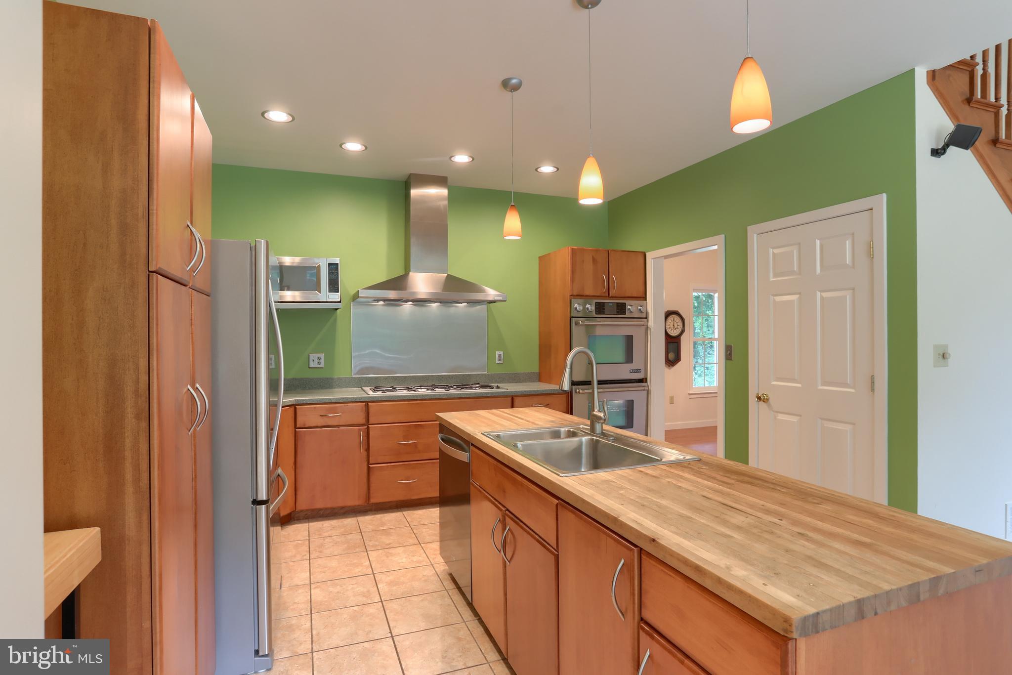 146 Rexmont Road Lebanon, PA 17042 - Photo 17 of 55 Large gourmet kitchen, stainless appliances