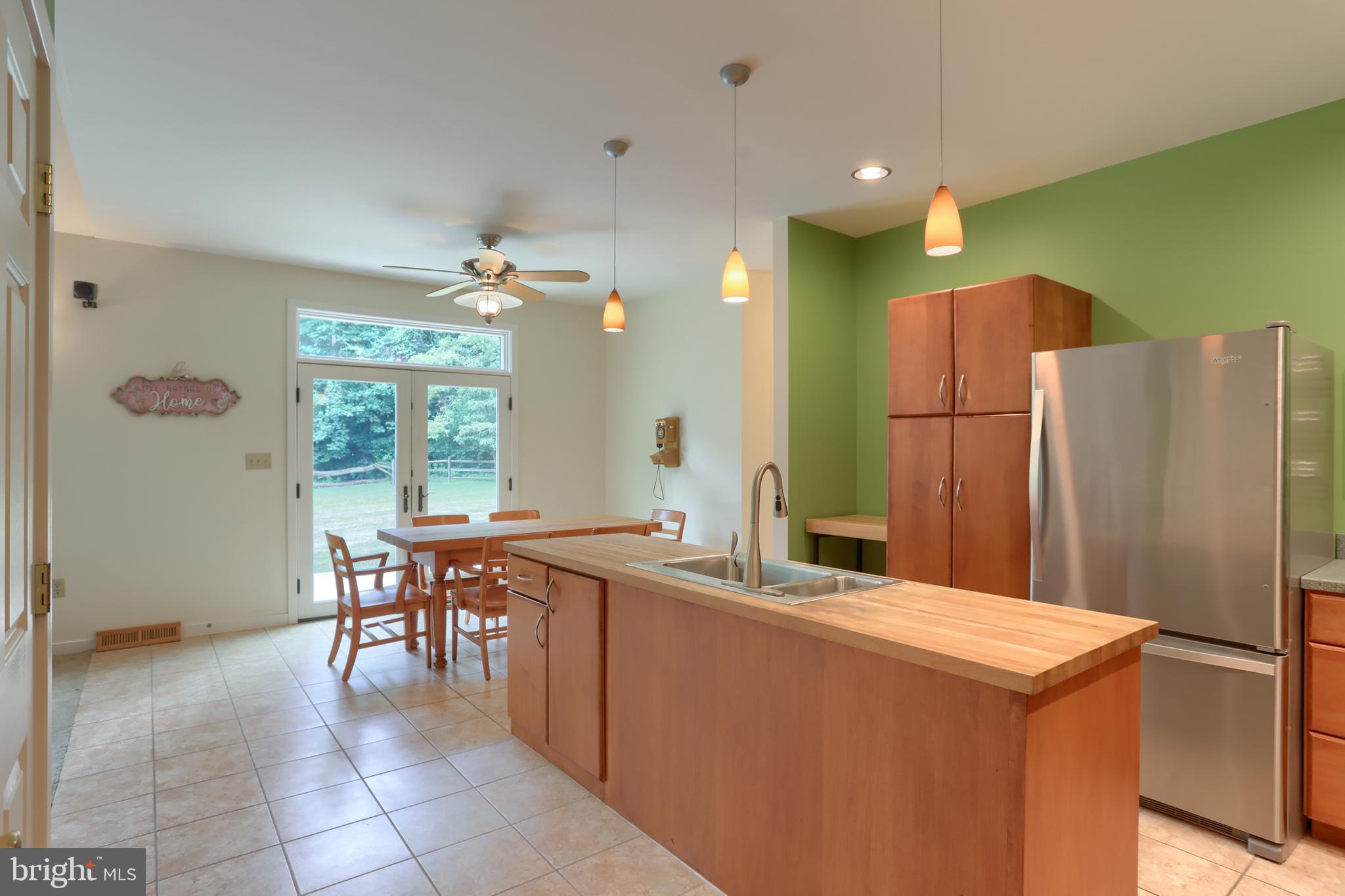 146 Rexmont Road Lebanon, PA 17042 - Photo 20 of 55 Kitchen with dining area