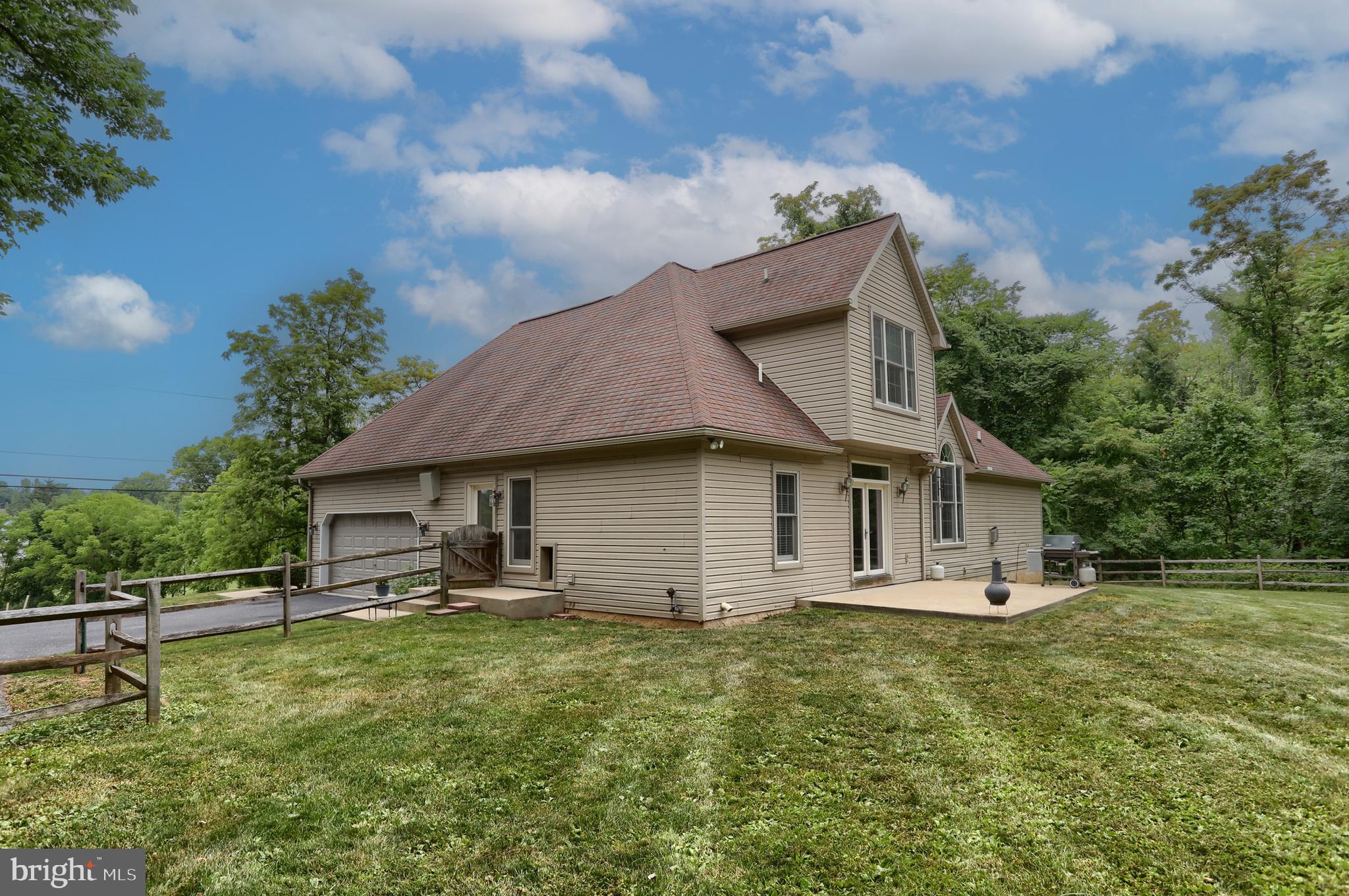 146 Rexmont Road Lebanon, PA 17042 - Photo 38 of 55 Rear/side elevation