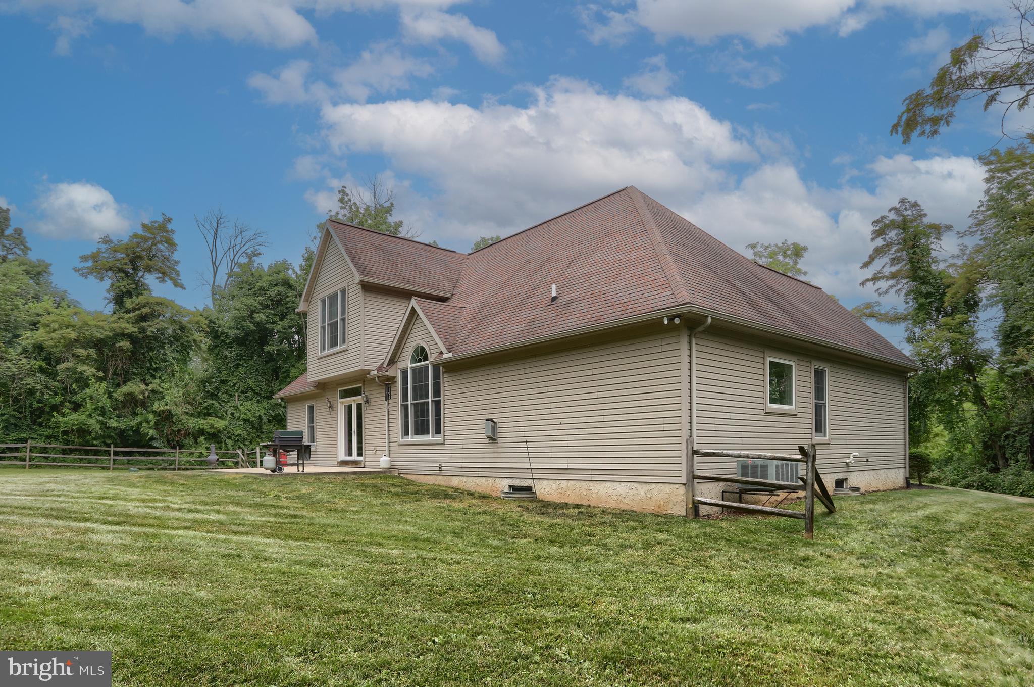 146 Rexmont Road Lebanon, PA 17042 - Photo 40 of 55 Rear elevation