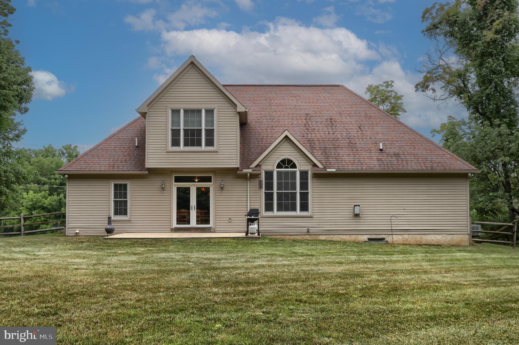 146 Rexmont Road Lebanon, PA 17042 - Photo 41 of 55 Rear elevation