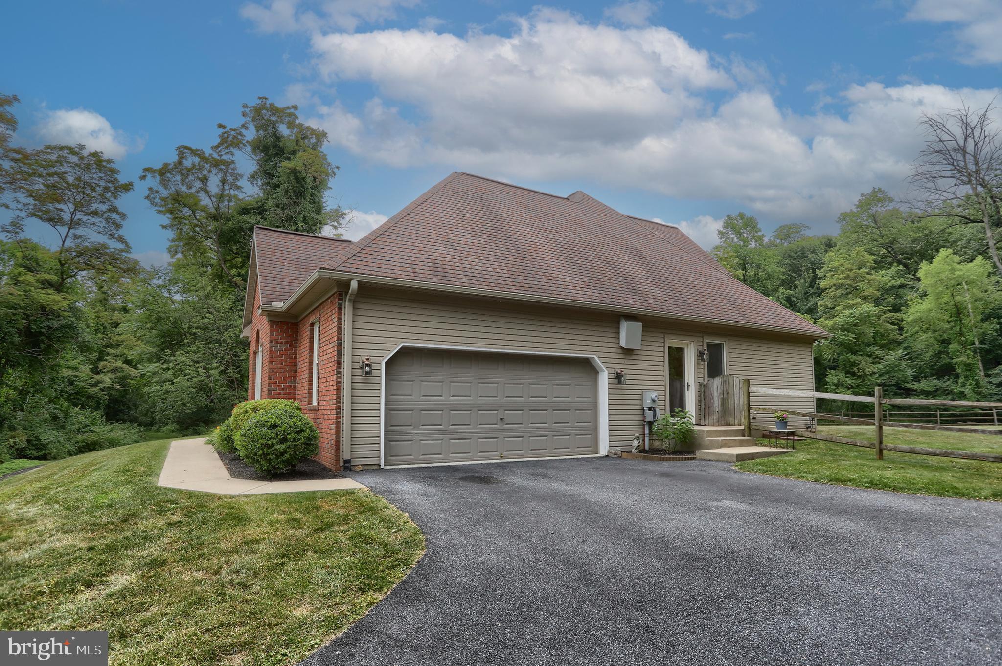 146 Rexmont Road Lebanon, PA 17042 - Photo 46 of 55 Side elevation