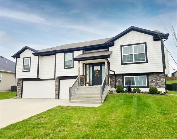 $398,000 | 802 Wright Street, Pleasant Hill, MO 64080