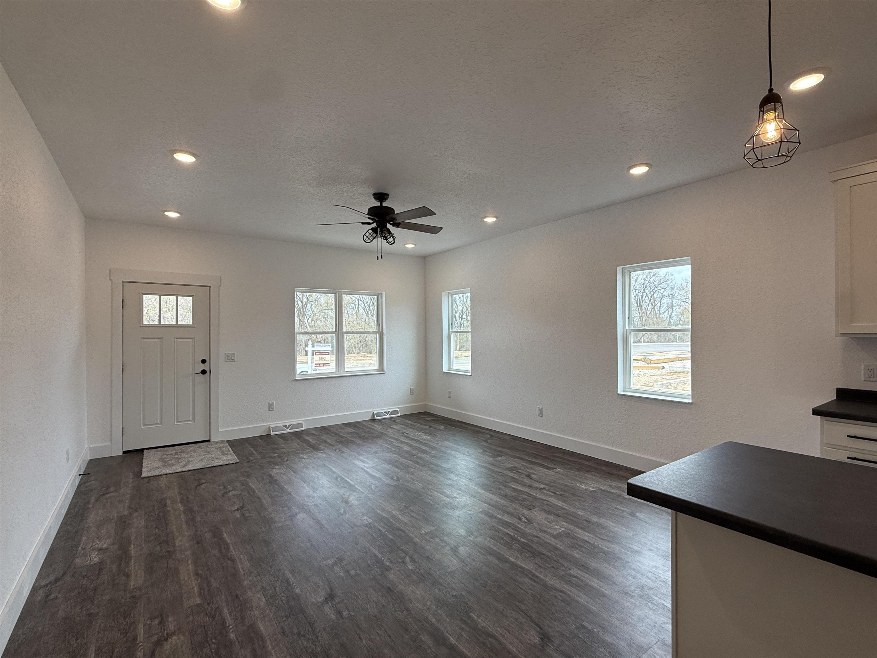 1222 Prairie Janesville, WI 53545 - Photo 9 of 28