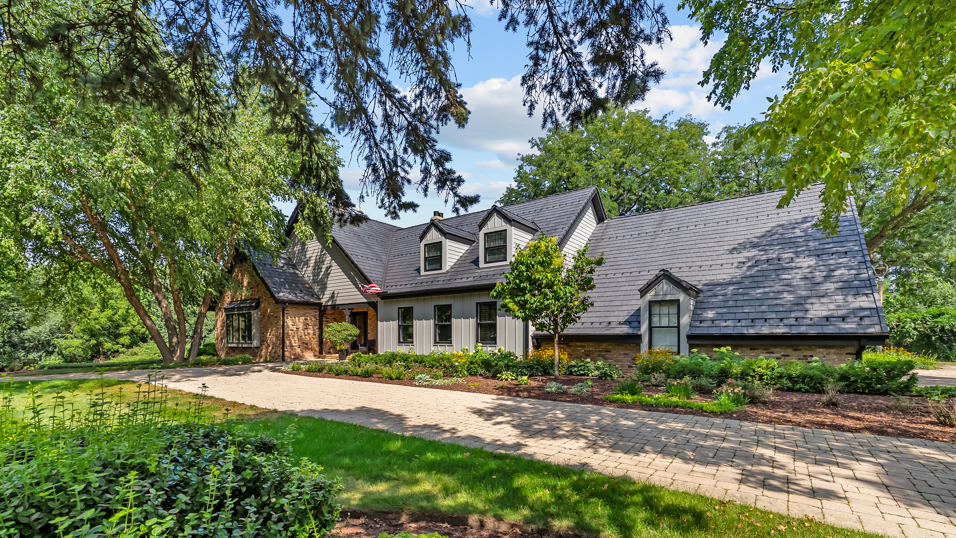 689 Thompson's Way Inverness, IL 60067 - Photo 2 of 54 Gallery Image 2