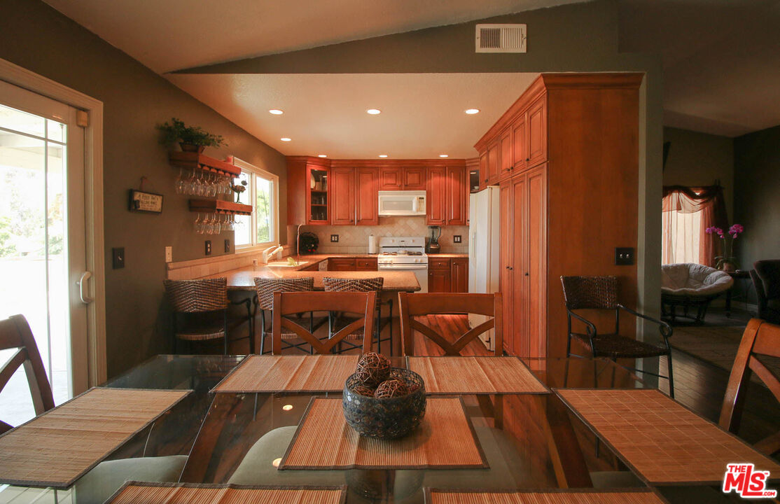 385 Whipporwill Drive Riverside, CA 92507 - Photo 2 of 12 Gallery Image 2