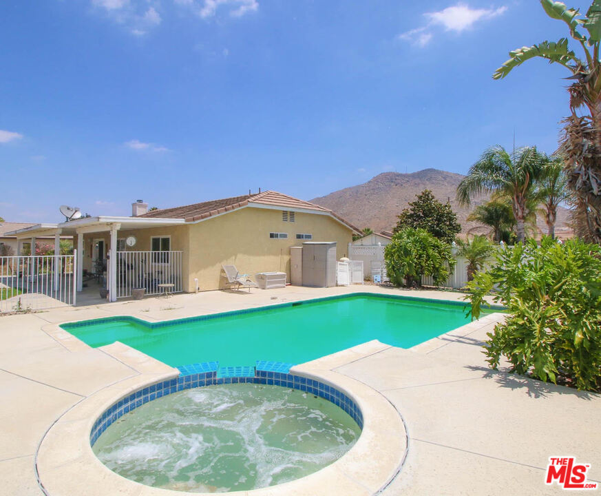 385 Whipporwill Drive Riverside, CA 92507 - Photo 11 of 12 Gallery Image 11