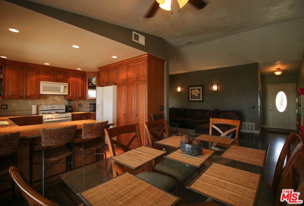 385 Whipporwill Drive Riverside, CA 92507 - Photo 3 of 12 Gallery Image 3