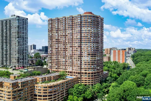 $485,000 | 100 Old Palisade Road, Unit 803, Fort Lee, NJ 07024