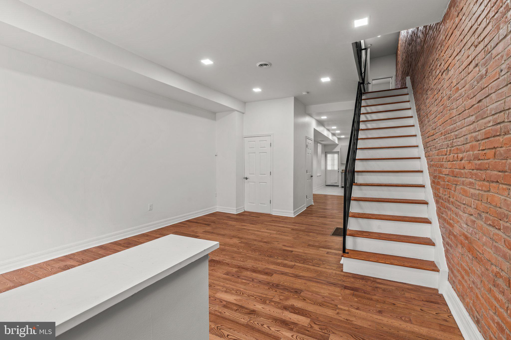 1555 North 29th Street Philadelphia, PA 19121 - Photo 3 of 37