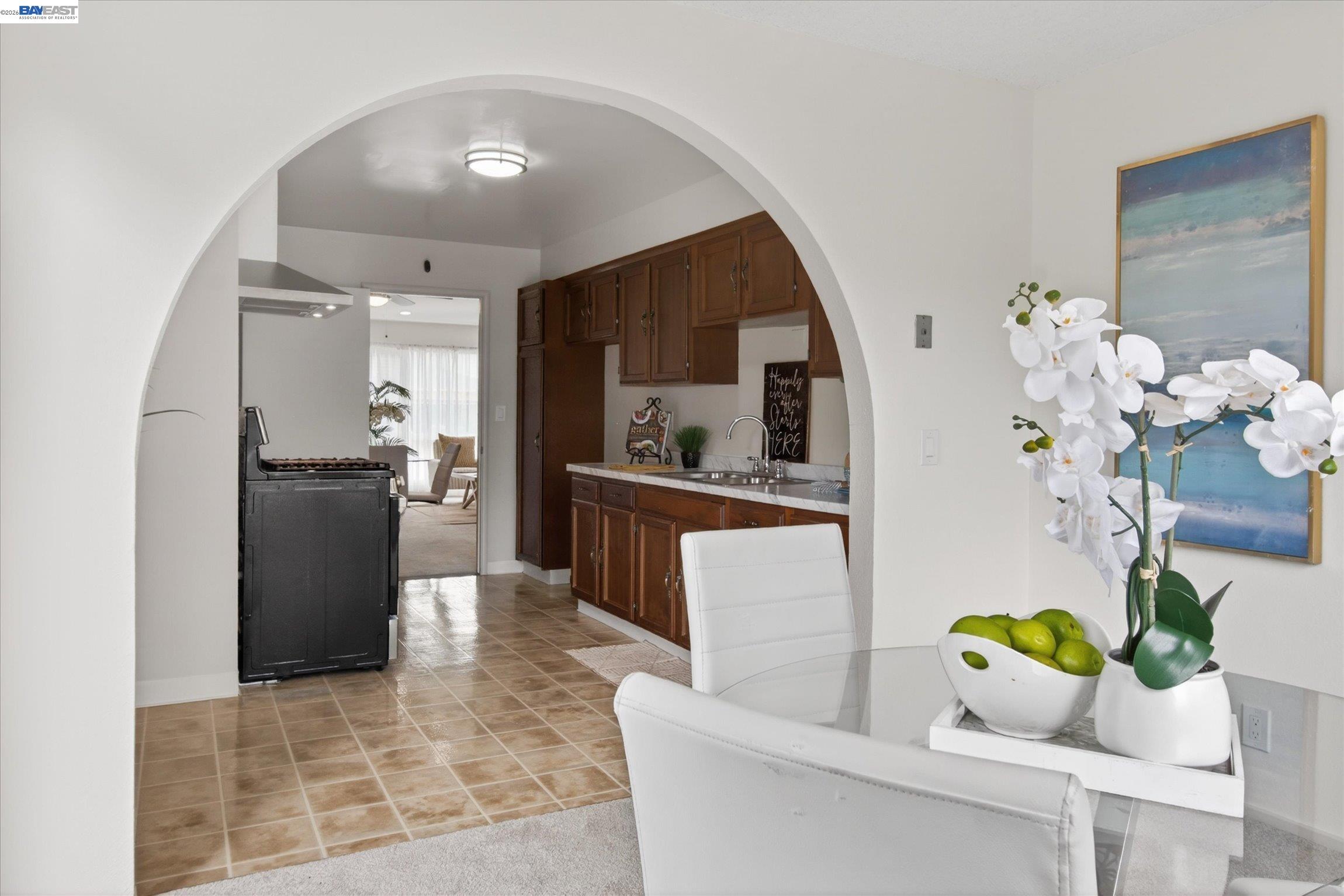 910 Miller Avenue Vallejo, CA 94591 - Photo 15 of 27 a living room with furniture and flowers