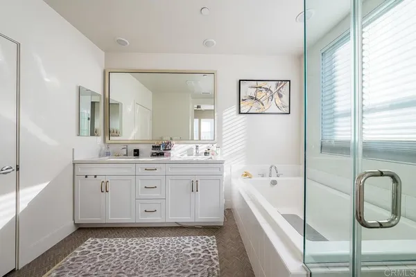 $5,100 | 2055 Bravo Loop, Unit 6, Chula Vista, CA 91915
