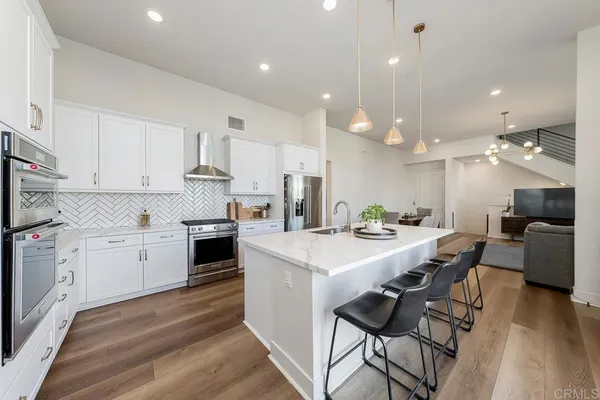 $5,100 | 2055 Bravo Loop, Unit 6, Chula Vista, CA 91915