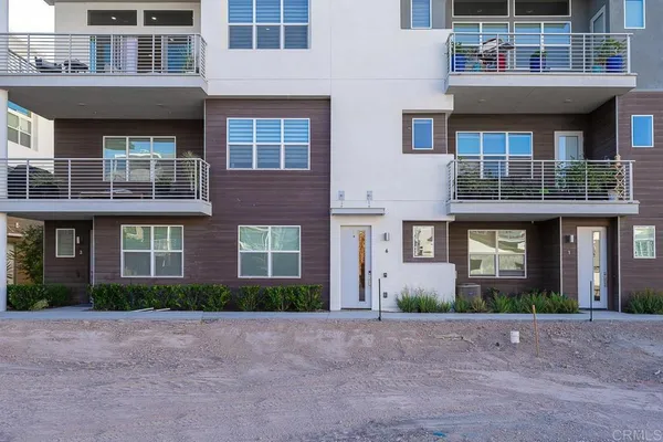 $5,100 | 2055 Bravo Loop, Unit 6, Chula Vista, CA 91915