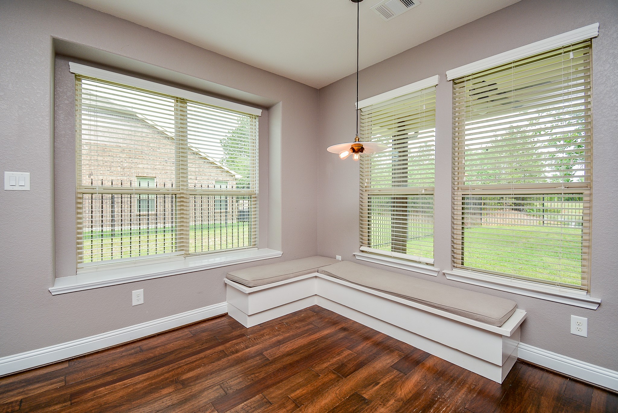 11 Waterfall Way Tomball, TX 77375 - Photo 11 of 32