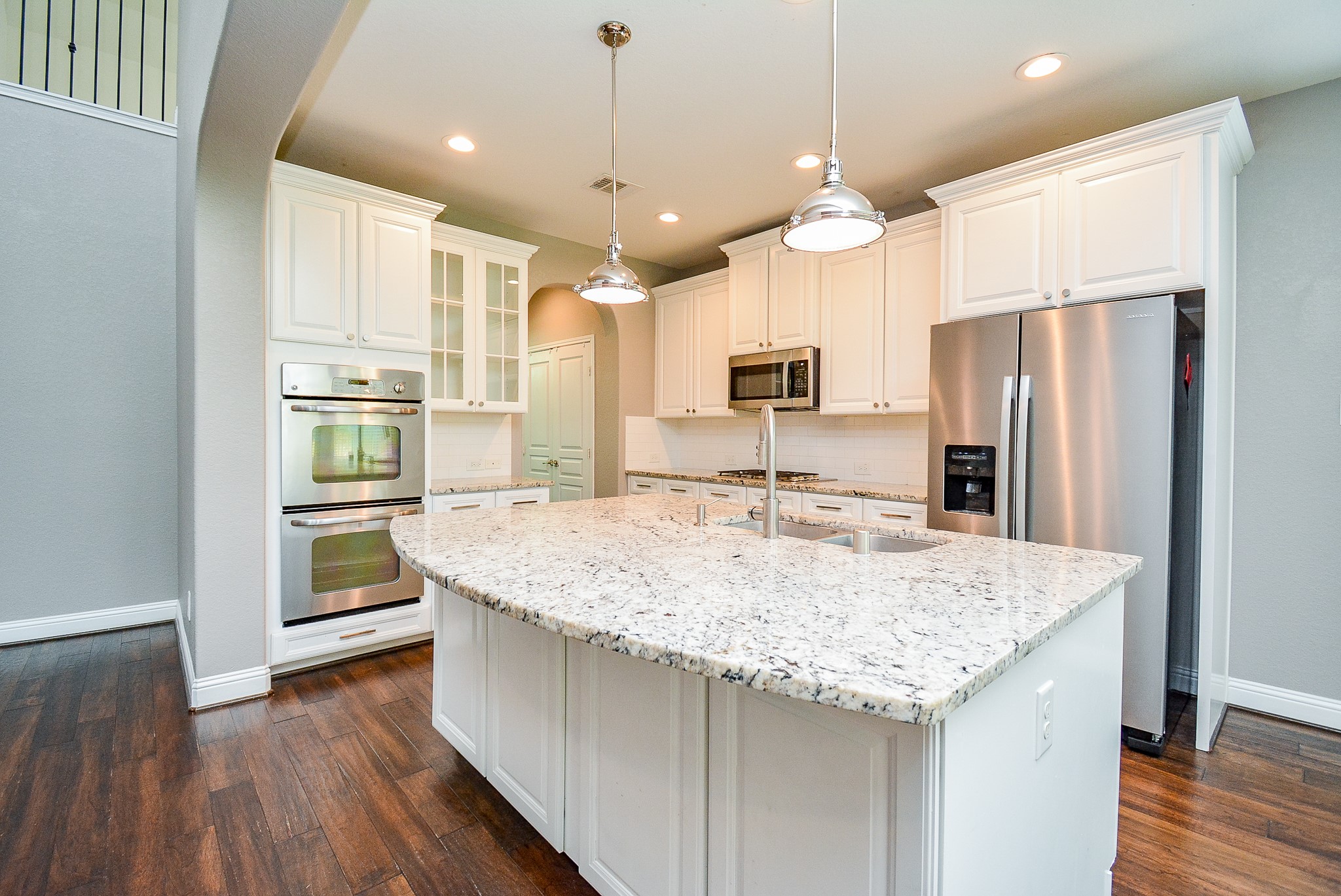 11 Waterfall Way Tomball, TX 77375 - Photo 12 of 32