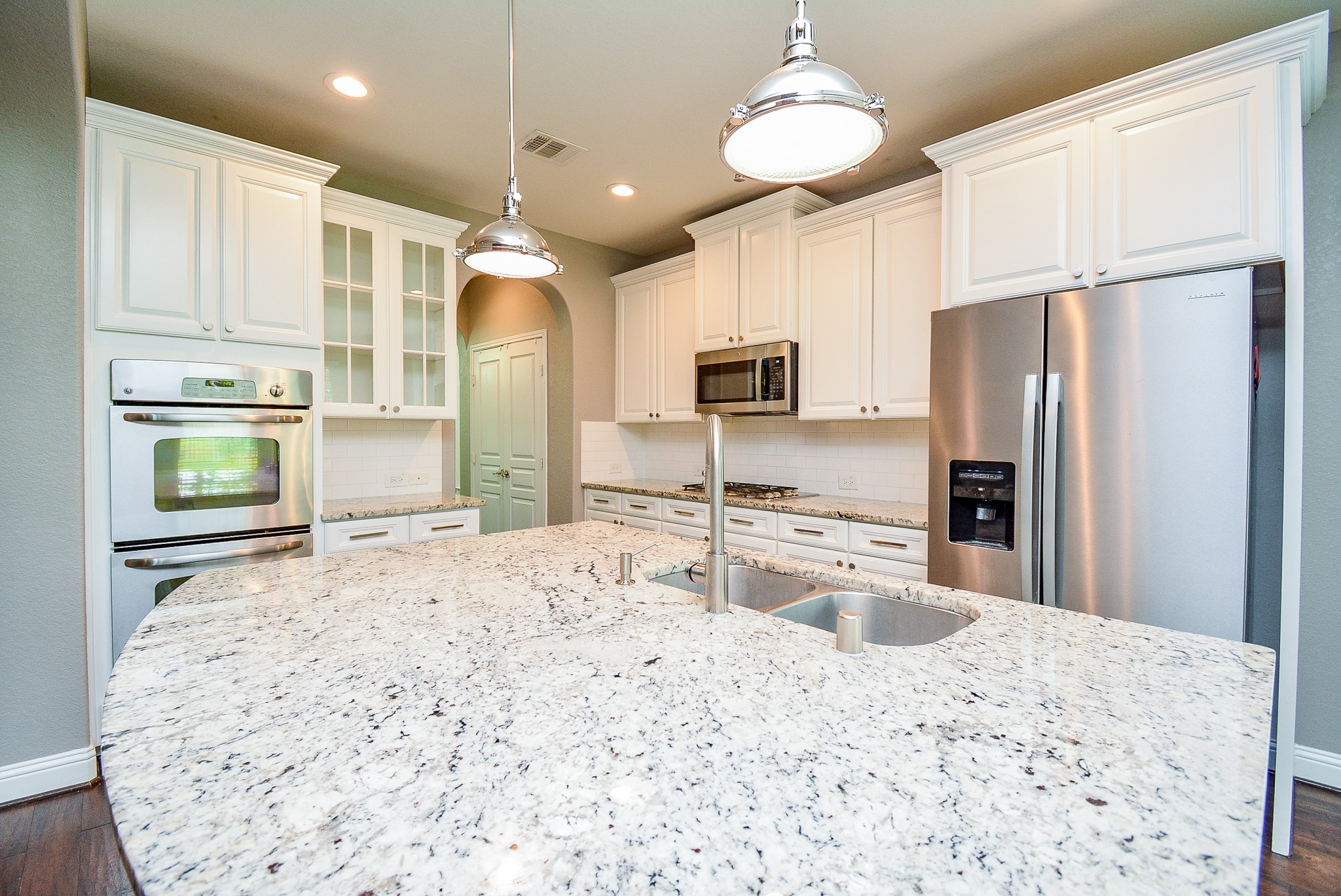 11 Waterfall Way Tomball, TX 77375 - Photo 13 of 32