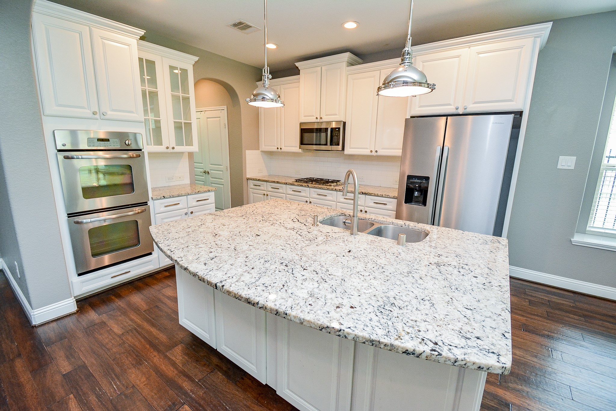 11 Waterfall Way Tomball, TX 77375 - Photo 14 of 32