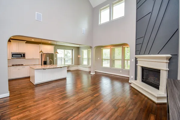 $3,800 | 11 Waterfall Way, Tomball, TX 77375
