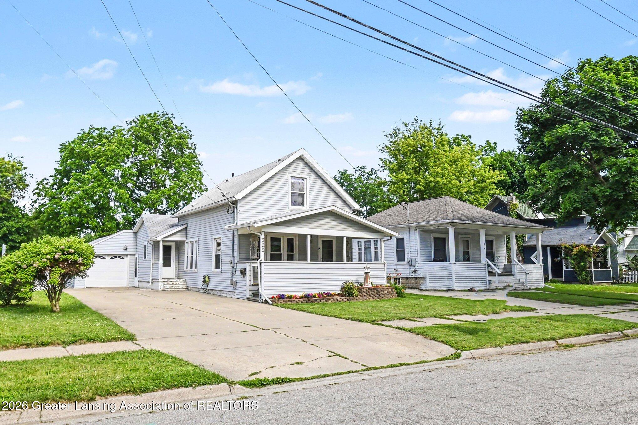 925 Clark Street Lansing, MI 48906 - Photo 2 of 27 003_file_1521
