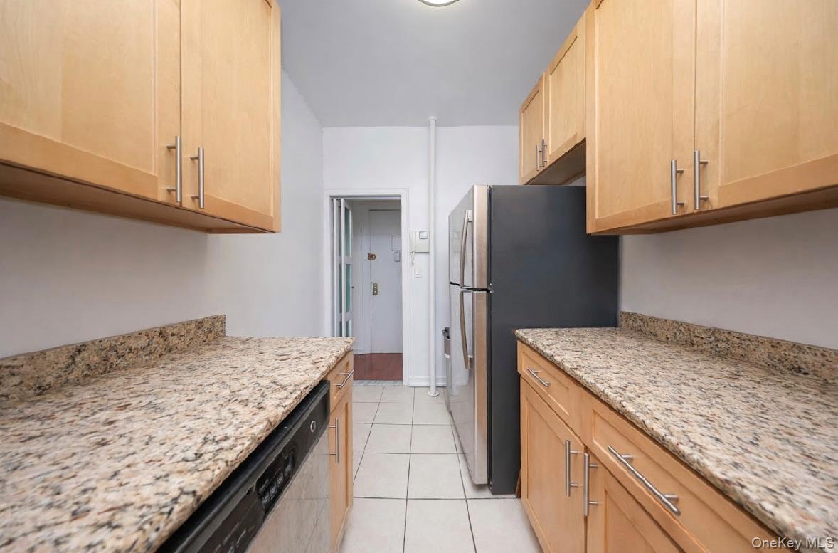 21-77 33rd Street, Unit 2A Queens, NY 11105 - Photo 10 of 16