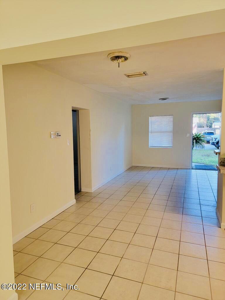 289 Las Olas Road St. Augustine, FL 32084 - Photo 4 of 14 a view of an empty room