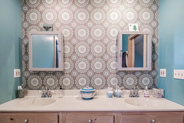 $599,900 | 546 Paris Hill Road, Paris, ME 04281