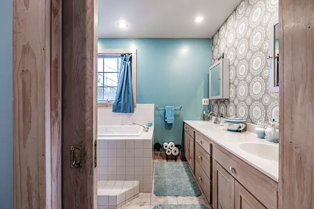 $599,900 | 546 Paris Hill Road, Paris, ME 04281