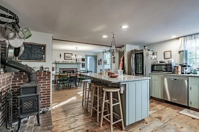 $599,900 | 546 Paris Hill Road, Paris, ME 04281