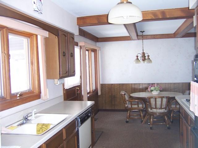 209 North Baynard Road Addison, IL 60101 - Photo 3 of 13