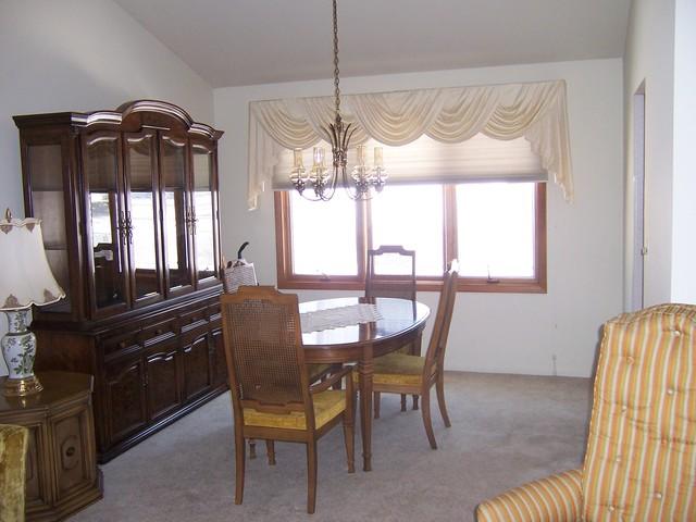 209 North Baynard Road Addison, IL 60101 - Photo 5 of 13