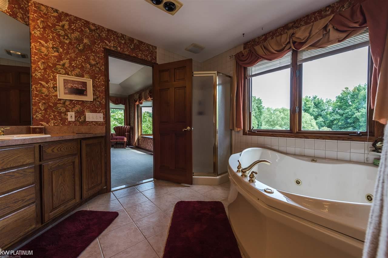 4131 North River Road Fort Gratiot, MI 48059 - Photo 18 of 56 31354329-17.JPG