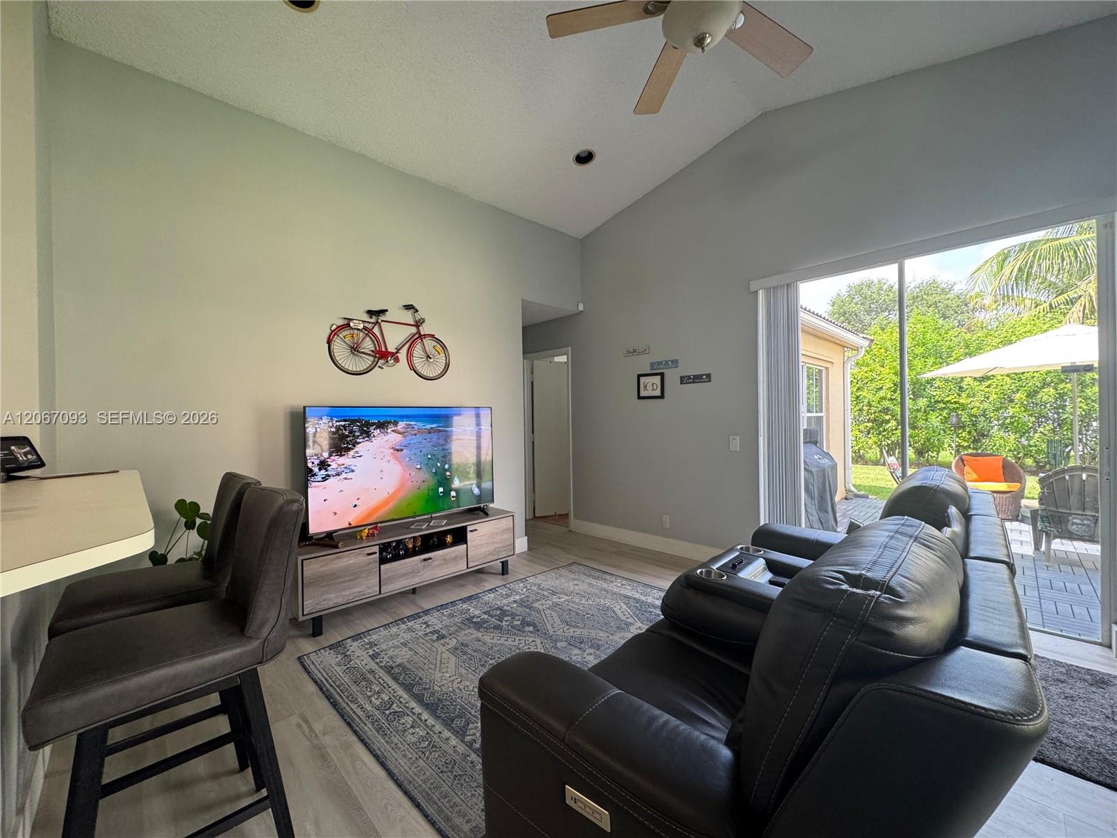 825 Falling Water Road Weston, FL 33326 - Photo 9 of 27 Gallery Image 9