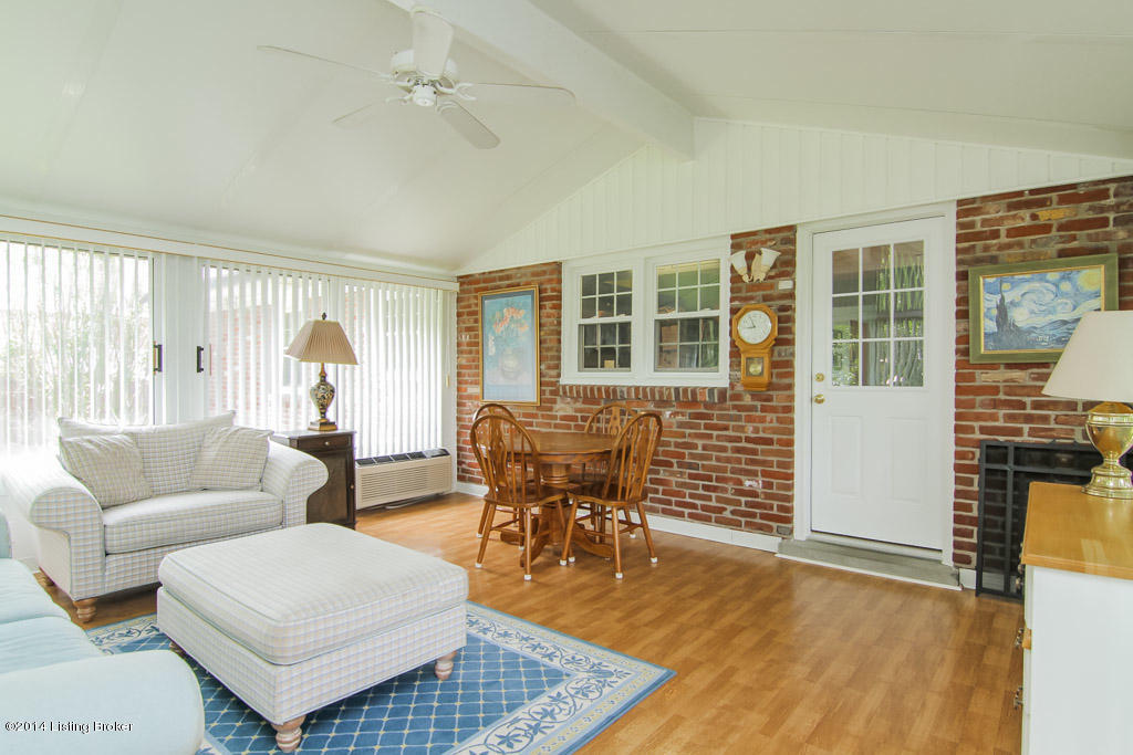 6413 Ridge Cliff Road Louisville, KY 40228 - Photo 28 of 50 0038