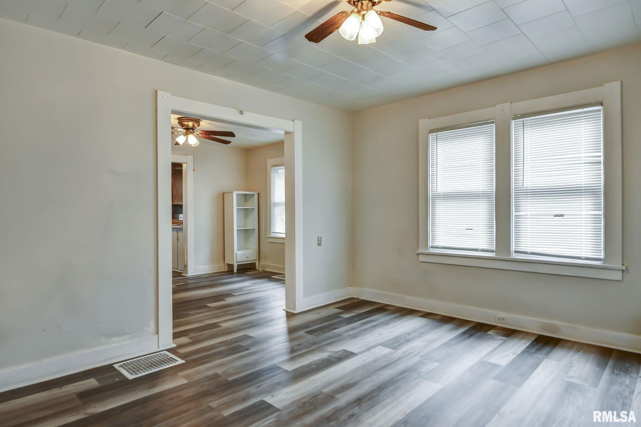 1263 Sedgwick Street Decatur, IL 62521 - Photo 3 of 11