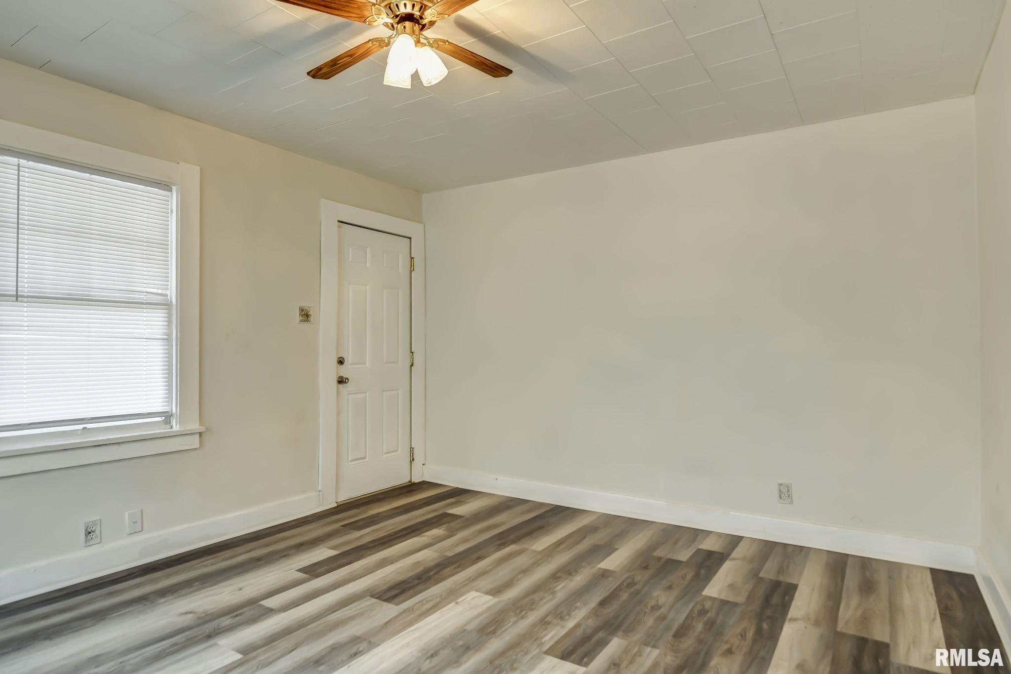 1263 Sedgwick Street Decatur, IL 62521 - Photo 4 of 11