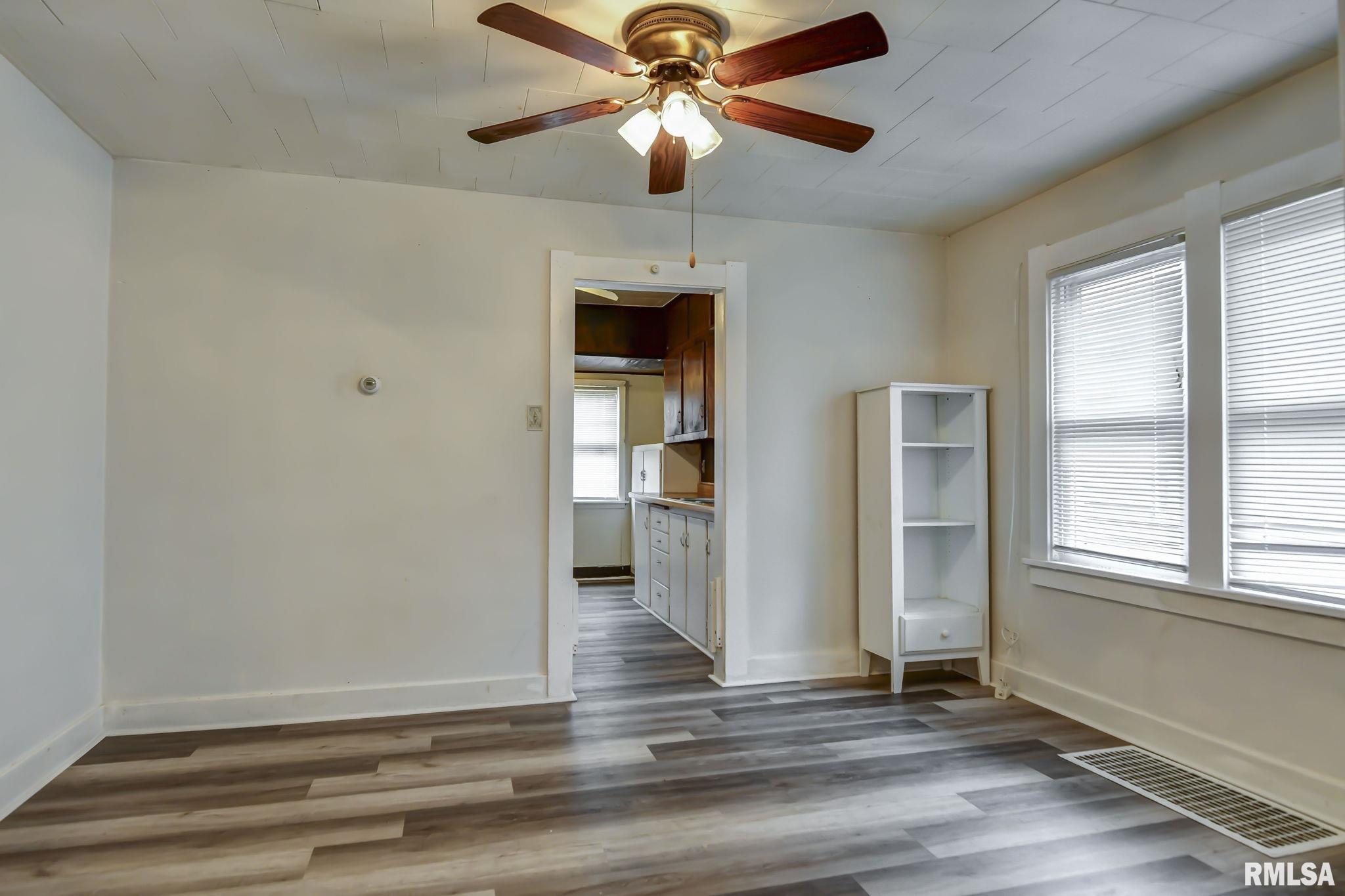 1263 Sedgwick Street Decatur, IL 62521 - Photo 5 of 11