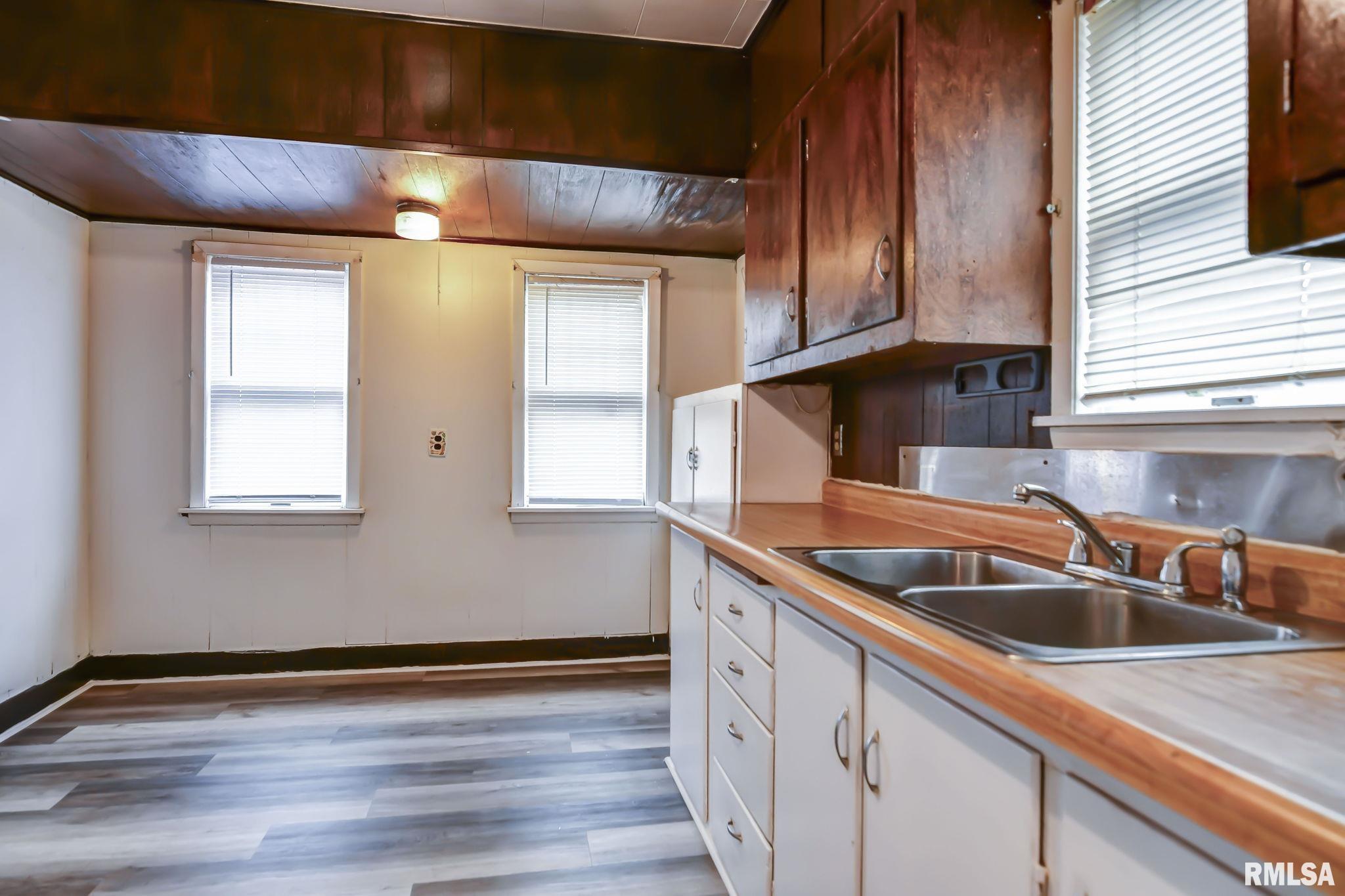 1263 Sedgwick Street Decatur, IL 62521 - Photo 7 of 11